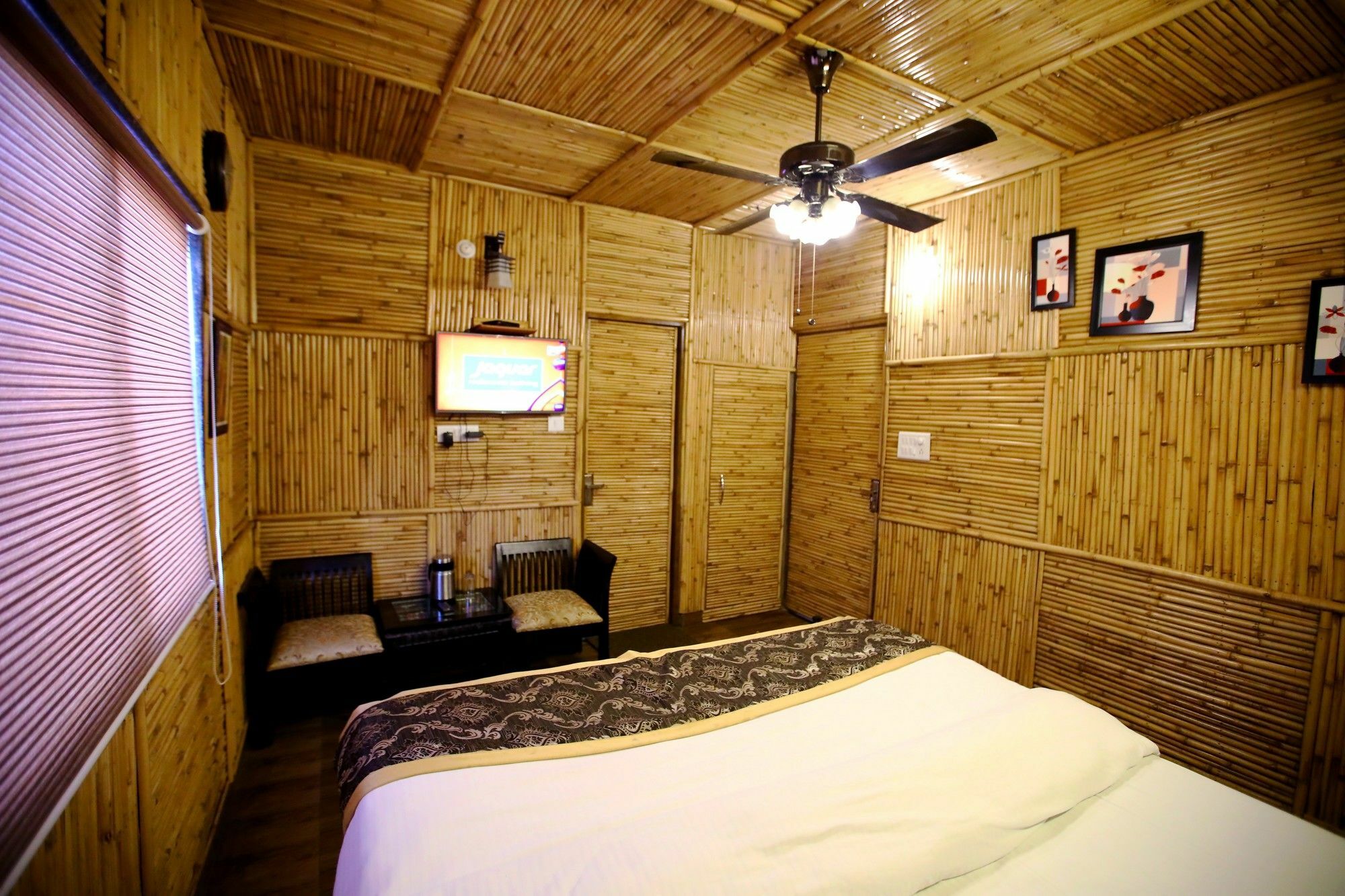 Heritage Hotel Lucknow Buitenkant foto